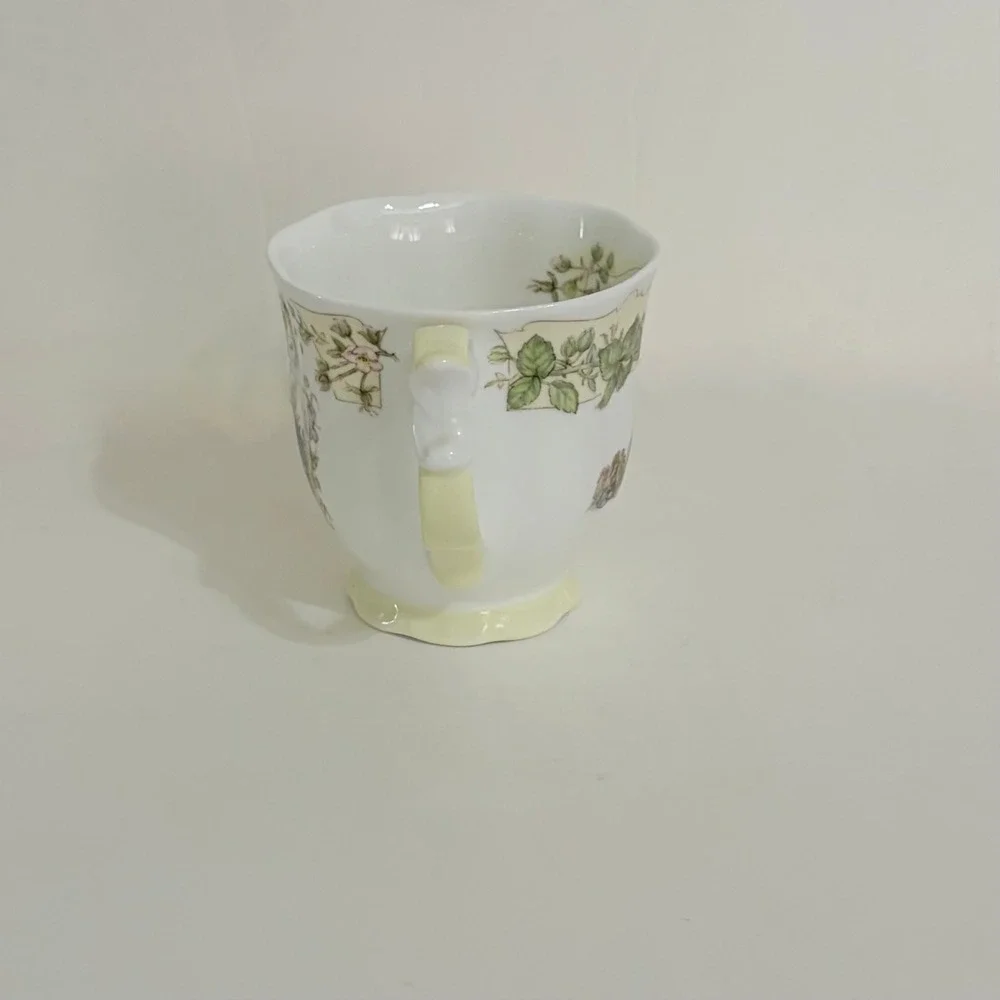Vintage ROYAL DOULTON Brambly Hedge Spring Beaker Tea Cup 1983 Animals Mice‎